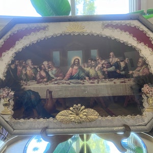 Vintage Aluminum Wall Plaque Last Supper Folk Art Jesus Embellished Gold Foil Flowers Embroidered Fabric Domed Glass Frame Religious Altar