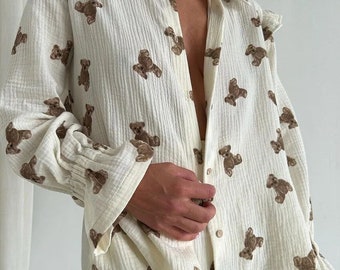 Stilvoller Damen-Schlafanzug mit niedlichen Teddy-Motiven | Lässiges Loungewear-Set für entspannte Abende