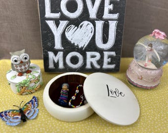 Jewelry Box, Round, Keepsakes, Gifts for her, Christmas, Anniversary, Mothers Day