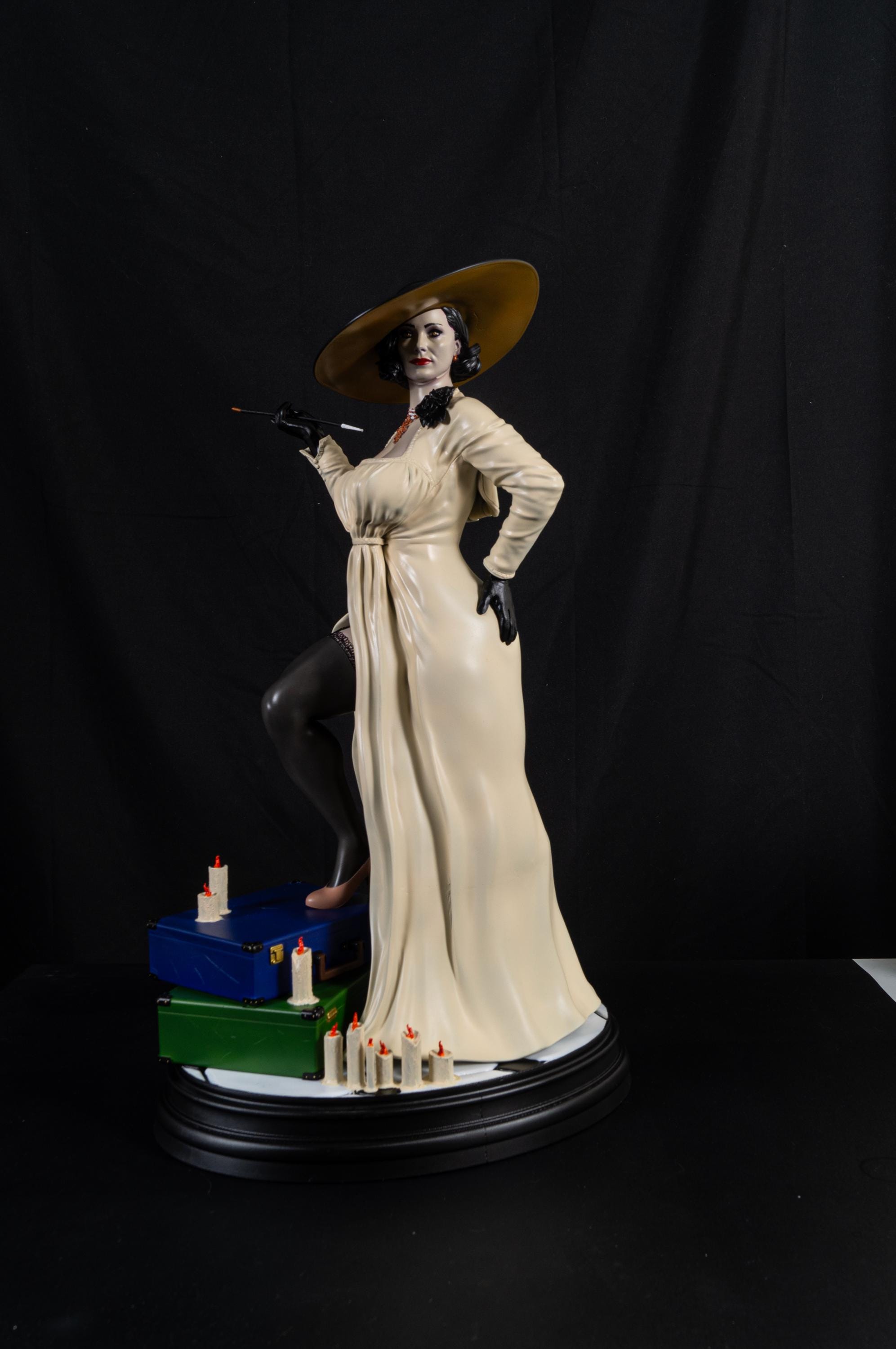 Lady dimitrescu figure - Etsy 日本