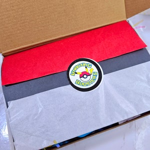Coffret cadeau boule d'ami Pokémon | Cartes Pokémon | Anniversaire Pokémon | Cadeaux pour lui | Cadeau fête des pères| Cadeaux pour enfants | Cadeau animé