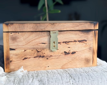 Caja de recuerdos rústica de madera de pino: para guardar tarjetas de boda y recuerdos.