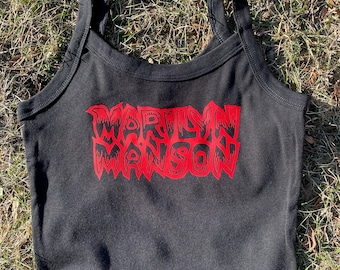 Camiseta sin mangas con el logo de Nu Metal industrial de Marilyn Manson / Camisa hecha a mano inspirada en una banda de los 90, colores personalizados y brillo