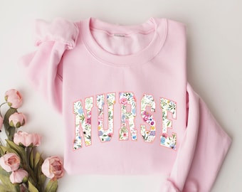 Sudadera floral para enfermera, camiseta de enfermera, camiseta de enfermera titulada, camiseta de regalo para enfermera, regalo para enfermera titulada, regalos para enfermeras, camiseta de enfermería