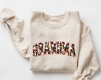 Retro Halloween Grandma Sweatshirt and Hoodie,Halloween Grandma Sweatshirt,Cute Grandma Ghost Shirt,Spooky Grandma Shirt,Family Halloween