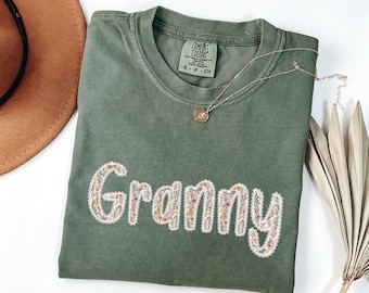 Comfort Colors® Floral Granny Shirt, Grandma Gift, Cute Granny Shirt, Mothers Day Gift for Granny, Flower Granny Tee, Trendy Granny