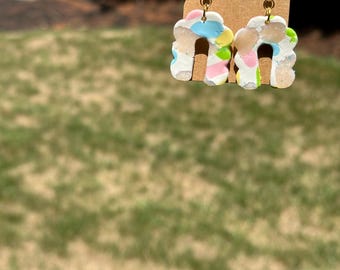 Pendientes de arcilla Jelly Bean Arch