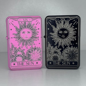 Briquet à rabat personnalisé pour carte de tarot The Sun, cadeau personnalisé, lecture de tarot de sorcière spirituelle, lecture psychique