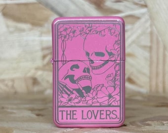 Encendedor personalizado con la carta del Tarot de los Enamorados, regalo espiritual de bruja personalizado.