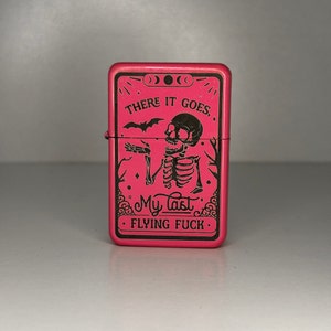 Gepersonaliseerde Last Flying Fuck Tarotkaart Flip-top Aansteker Maan Psychedelisch Hallucinogeen Schattig Natuur Cadeaunaam Eerste aangepast bericht