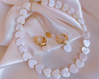 Mother of Pearl Jewelry Set, Handmade, Birthday Gift for Mom, Heart Necklace Bracelet Earrings, Gift for Her, Elegant Minimalist Jewelry Set