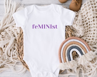 Body biologico per neonati "feMINIst" - piccolo ma potente con un grande messaggio