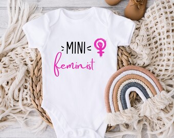 Feministischer Bio-Babybody "mini Feminist" | Statement Body | Feminismus Kleidung | klein aber stark | Mädchen