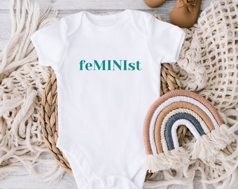 Bio-Babybody "feMINIst" – Klein aber oho mit großer Botschaft