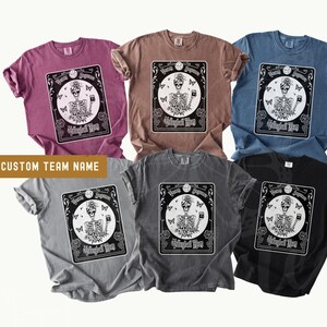 Gepersonaliseerde tarotkaart volleybal moeder groep T-shirt, volleybal moeder shirt, game dag shirt, cadeau voor volleybal moeder, aangepaste groep moeder cadeau