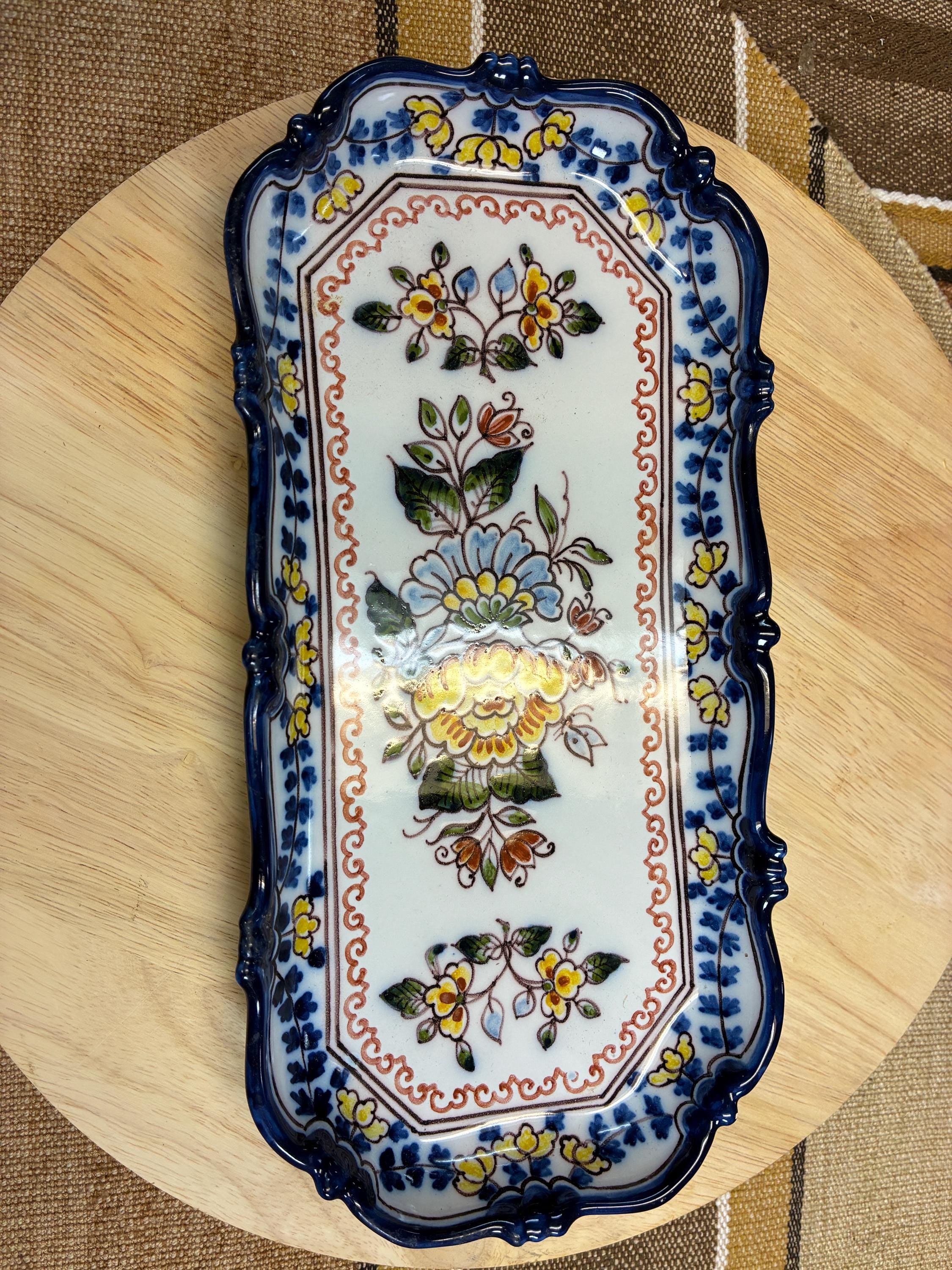 Tichelaar Makkum large handpainted Delft style scalloped and