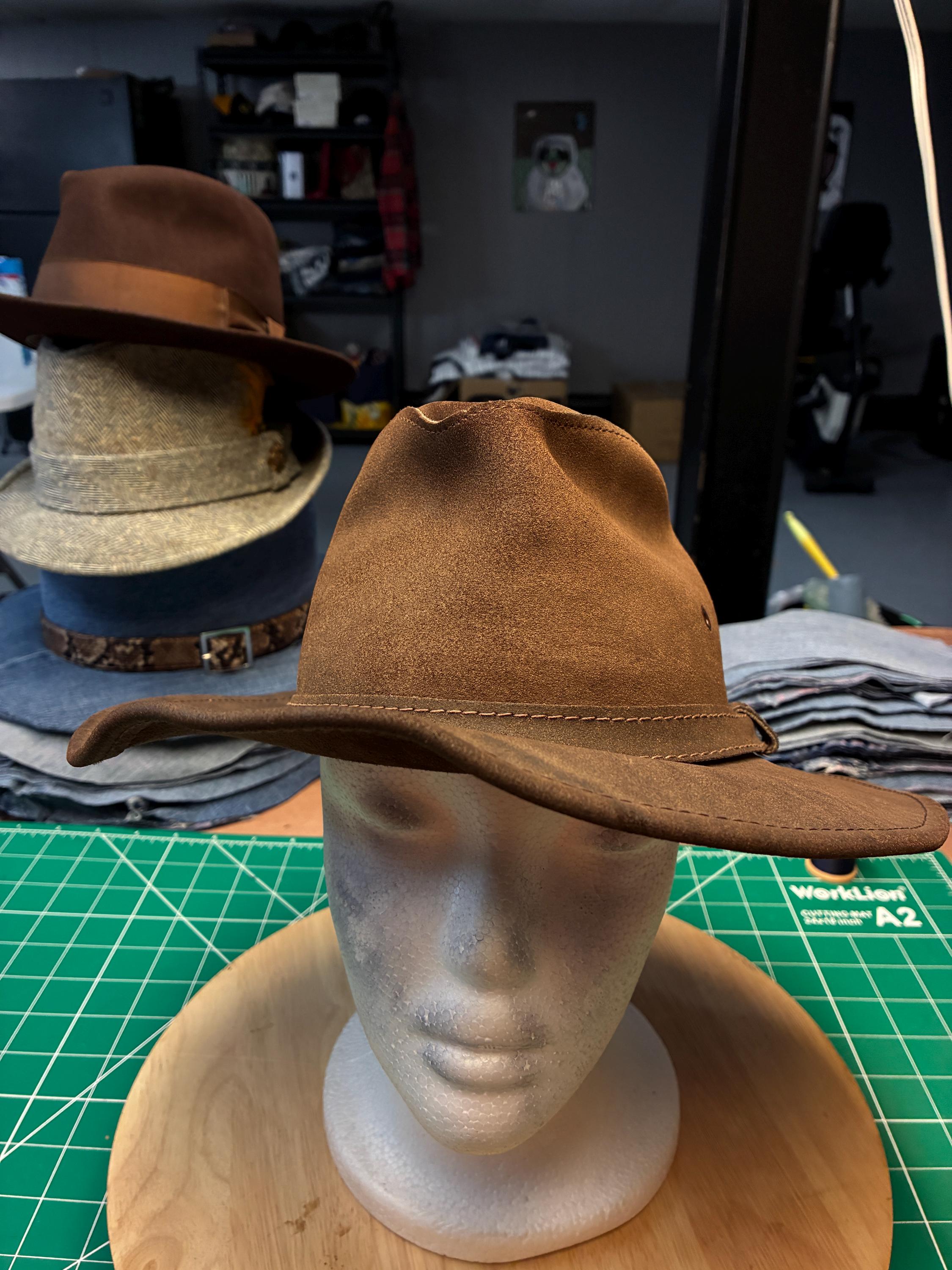 Minnetonka Brown Suede Leather Outback Cowboy Hat – Made in  display picture 2