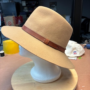 Vintage J.Crew Designer Collection Fedora Hat – 100% Wool, Made in USA, Size Large, Camel Wide Brim