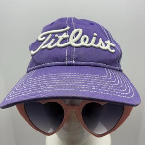 Chapeau De Golf TITLEIST FJ - Violet Et Or - Neuf Sans étiquette - Taille Réglable