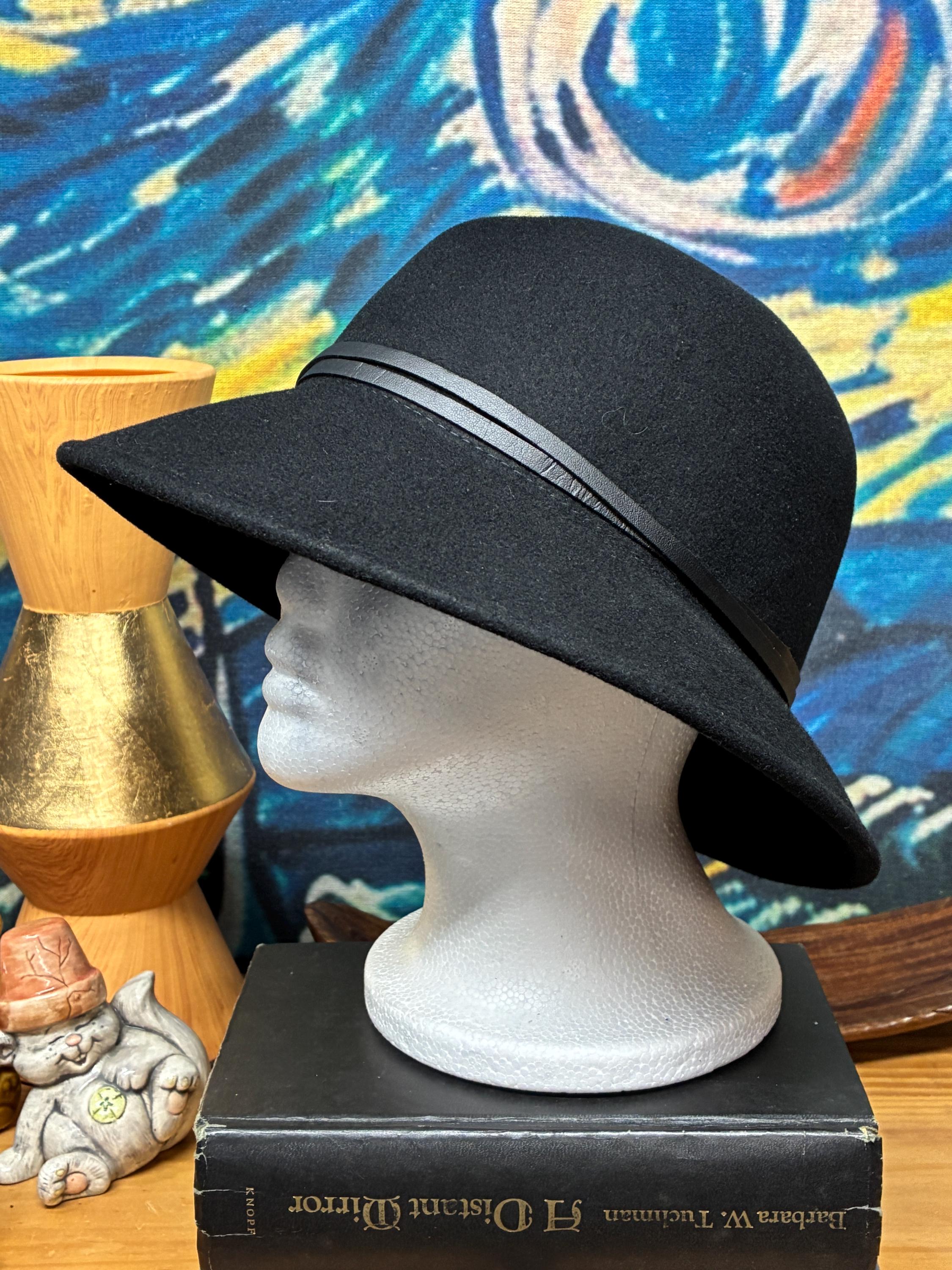 100% Wool Black Cloche Hat Vintage Style Structured Winter Felt Vintage Style, Flapper, Black Cloche Hat, 1920s, Art Deco  main image 2