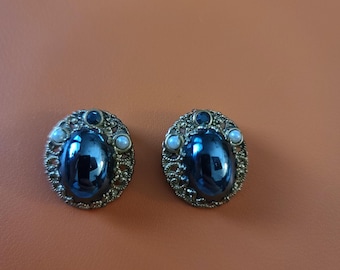 Pendientes de clip de filigrana con cabujón de hematita gótica victoriana vintage de Alemania Occidental