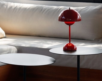 Lampada ispirata a Verner Panton con vaso di fiori rosso scarlatto - Lampada da tavolo a fungo bordeaux - Regalo ideale per l'inaugurazione della casa per l'arredamento di soggiorno/camera da letto