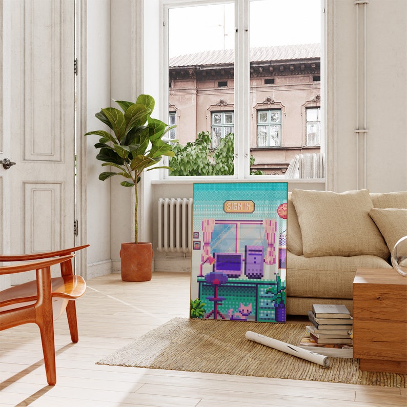 Puede incluir: Una impresi&oacute;n de arte pixelada de una sala de ordenadores con un cartel que dice "Sign In". La impresi&oacute;n est&aacute; enmarcada y colgada en una pared de una sala de estar con un sof&aacute;, una silla y una planta.