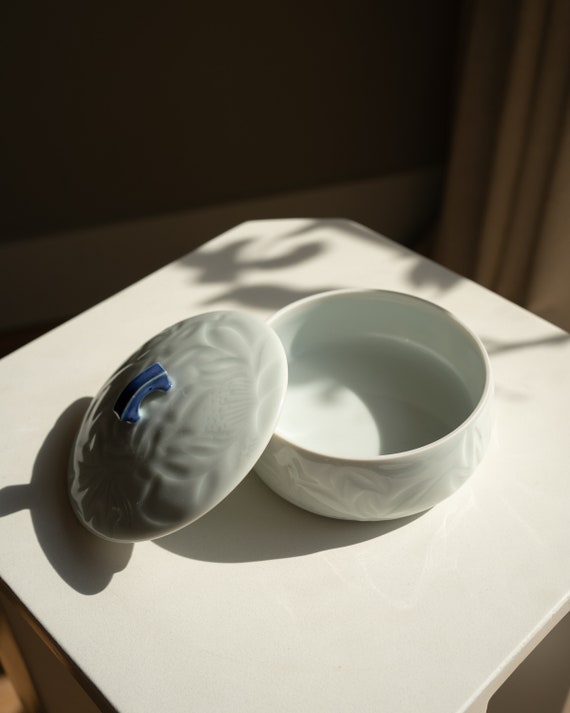 Japanese Ceramic Trinket Box - image 3