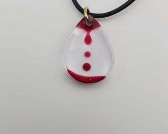 Collar colgante con goteo de sangre