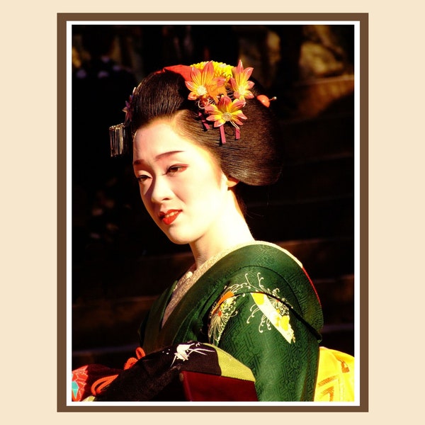 Geisha Digital Image - Maiko -  Kyoto - Japan - Chion-in Temple - Wall Art - Home Decor - Poster - Portrait - Photography - Digital