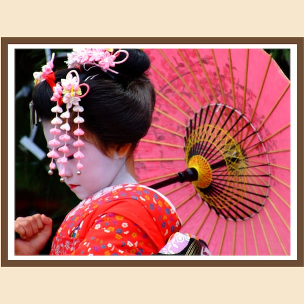 Geisha Digital Image - Maiko -  Kyoto - Japan - Yasaka Shrine - Wall Art - Home Decor - Poster - Portrait - Photography - Digital