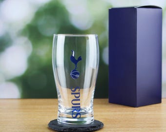 Personalised Engraved Tottenham Hotspur 20oz Tulip Pint Beer Glass With Gift Box | Custom Tottenham Glasses, Spurs Gifts, Gift Ideas