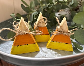 Candy Corn | Shelf Sitter