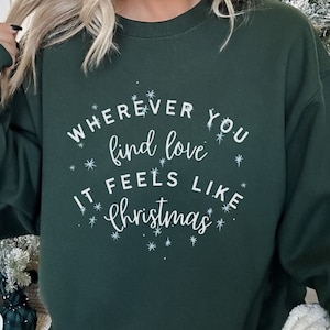 Wherever You Find Love it Feels Like Christmas - Muppet Christmas Carol - Gildan Unisex Heavy Blend™ Crewneck Sweatshirt