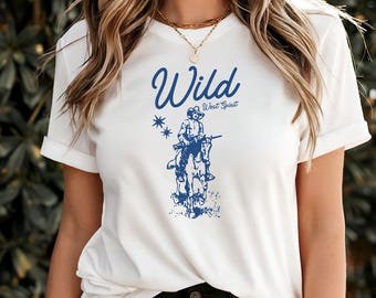 ワイルド ウェスト スピリット - カウボーイ コレクション ベラ + キャンバス 3001 ユニセックス T シャツ カウガール T シャツ ウエスタン レトロ ヴィンテージ ロデオ オーバーサイズ グラフィック T シャツ