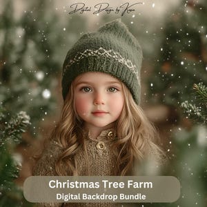Puede incluir: Una niña pequeña con un gorro de punto verde con ribete blanco se encuentra frente a una granja de árboles de Navidad cubierta de nieve. Los árboles están decorados con luces brillantes y el aire está lleno del aroma a pino.
