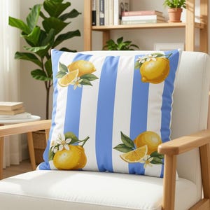 Mediterranes Zitronen-Kissen, Amalfi-Stil, blauen Streifen, sommerliche Deko , Küche, Wohnzimmer  Geschenk,  Lemon Summer Club Kissen