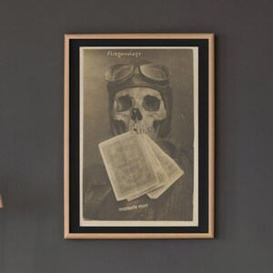 Vintage German Aviator Skull Poster, WWI Banknote Clamped Jaws Art Print, Historical Aviation Decor 1914-1918, Unique Military Memorabilia
