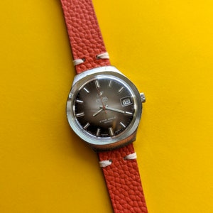 Vintage Enicar Watch - 1960s - Mechanical Manual Winding Movement - Swiss Made - Old Style Fashion - Date Window - Square Case