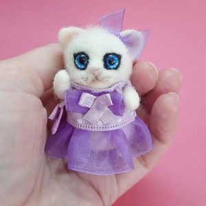 Miniature cat felted from wool. Cat for a dollhouse. Cat in a dress. Wool felt cat. Needle felted miniature cat. Needle felted funny gift.