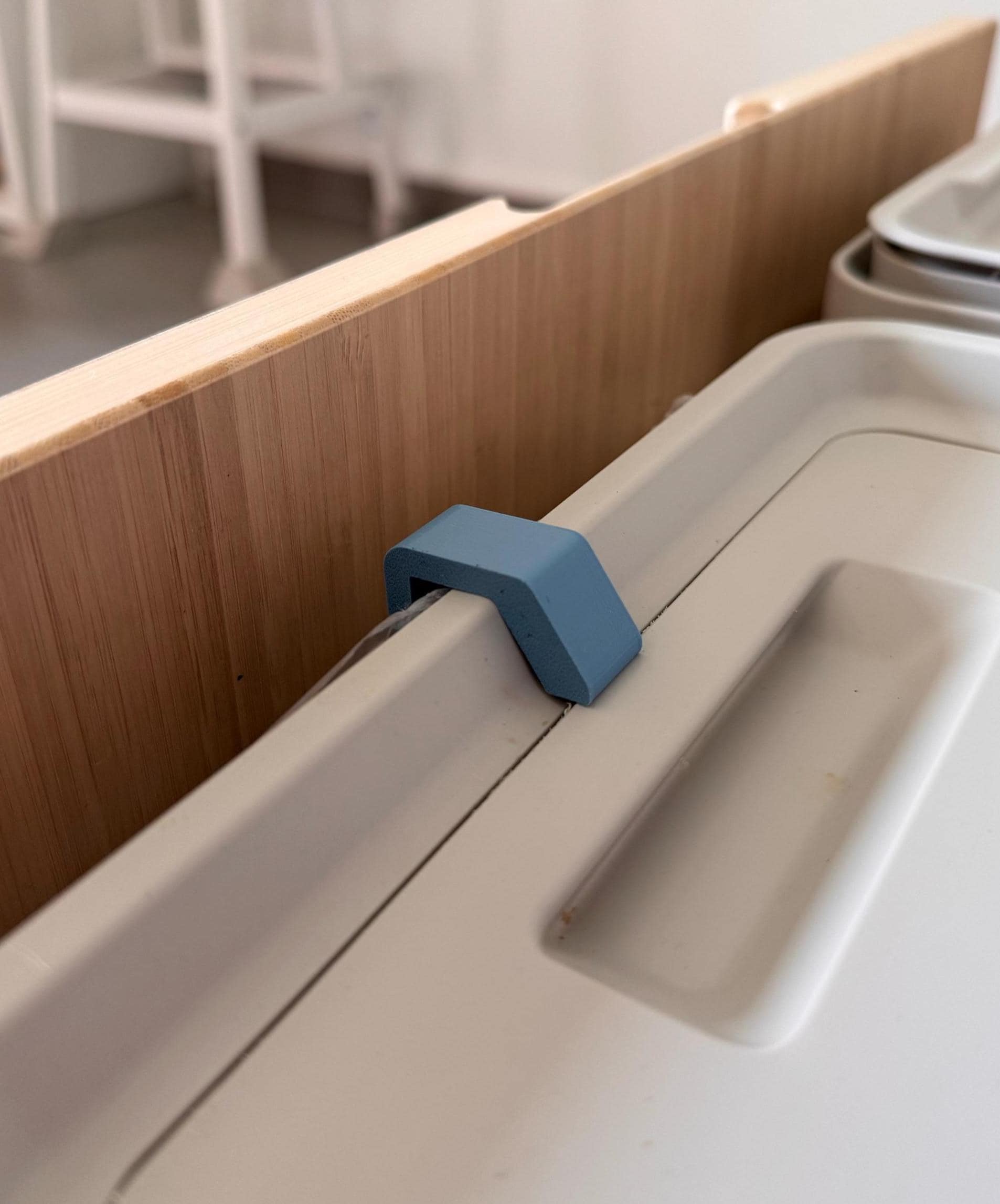 Trash Can Lid Lock Clip for IKEA HALLBAR – Keeps Lid Closed Until