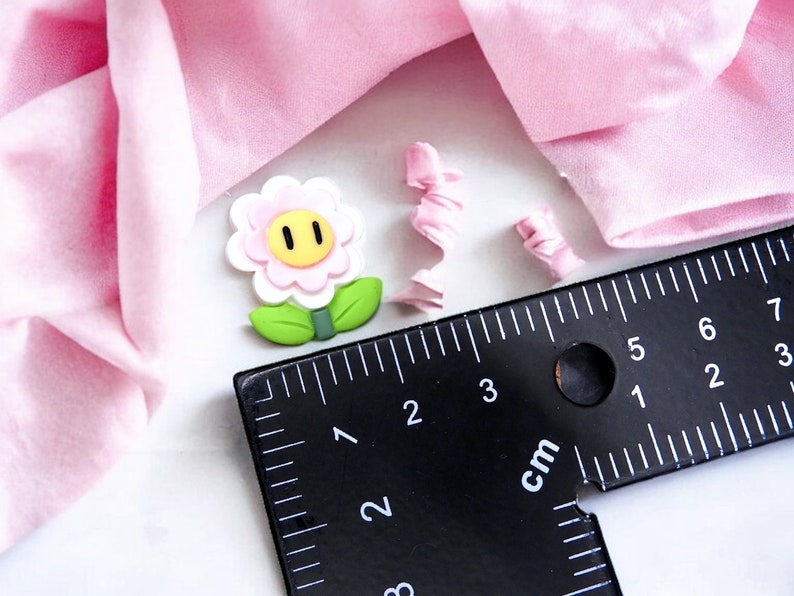 Pin's Broche Happy Flower Résine Rose et Vert Jolie Fleur Mignon Kawaii Mario Bros image 3