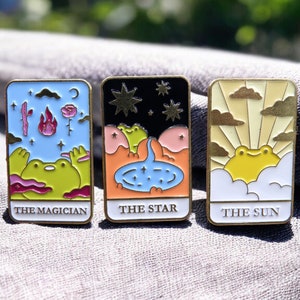 Pin's Broche Email Tarot Grenouilles Kawaii Carte de Tarot Kawaii Fun Humour image 3