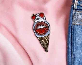 Brooch - Pin's Ice Cream Mouth Sticking Out Tongue Piercing - Limited Edition - Enamel Pin - Strange Scary Cute - Creepy Mouth