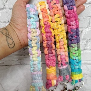 Wristlet, Macrame Wristlet, Ombre Macrame Wristlet, Macrame Keychain, Macrame Keyring, Macrame Wrist Strap, Macrame Wristlet Keychain