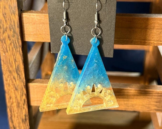 Beach Colored Sun Traigle Earring.