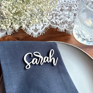 Dije de mesa de boda personalizado, dije de nombre, nombre cursivo acrílico, tarjeta de nombre para cena formal, tarjetas de lugar para bodas con nombres de invitados, blanco