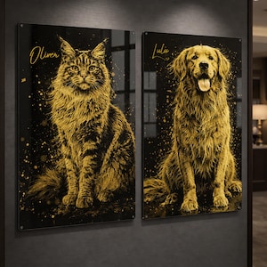 Może przedstawiać: Dwa oprawione portrety zwierząt domowych. Jeden przedstawia złotą ilustrację kota o imieniu Oliver, drugi psa o imieniu Lulie. Oba umieszczone na czarnym tle ze złotymi akcentami, tworząc uderzający kontrast.