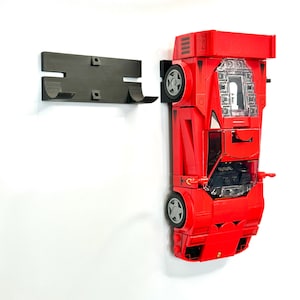 Vertical Wall Mount for LEGO Speed Champion Builds with Minifigure Display