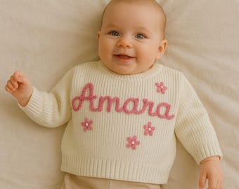 Pull personnalisé en tricot avec prénom pour bébé : cadeau brodé pour tout-petit